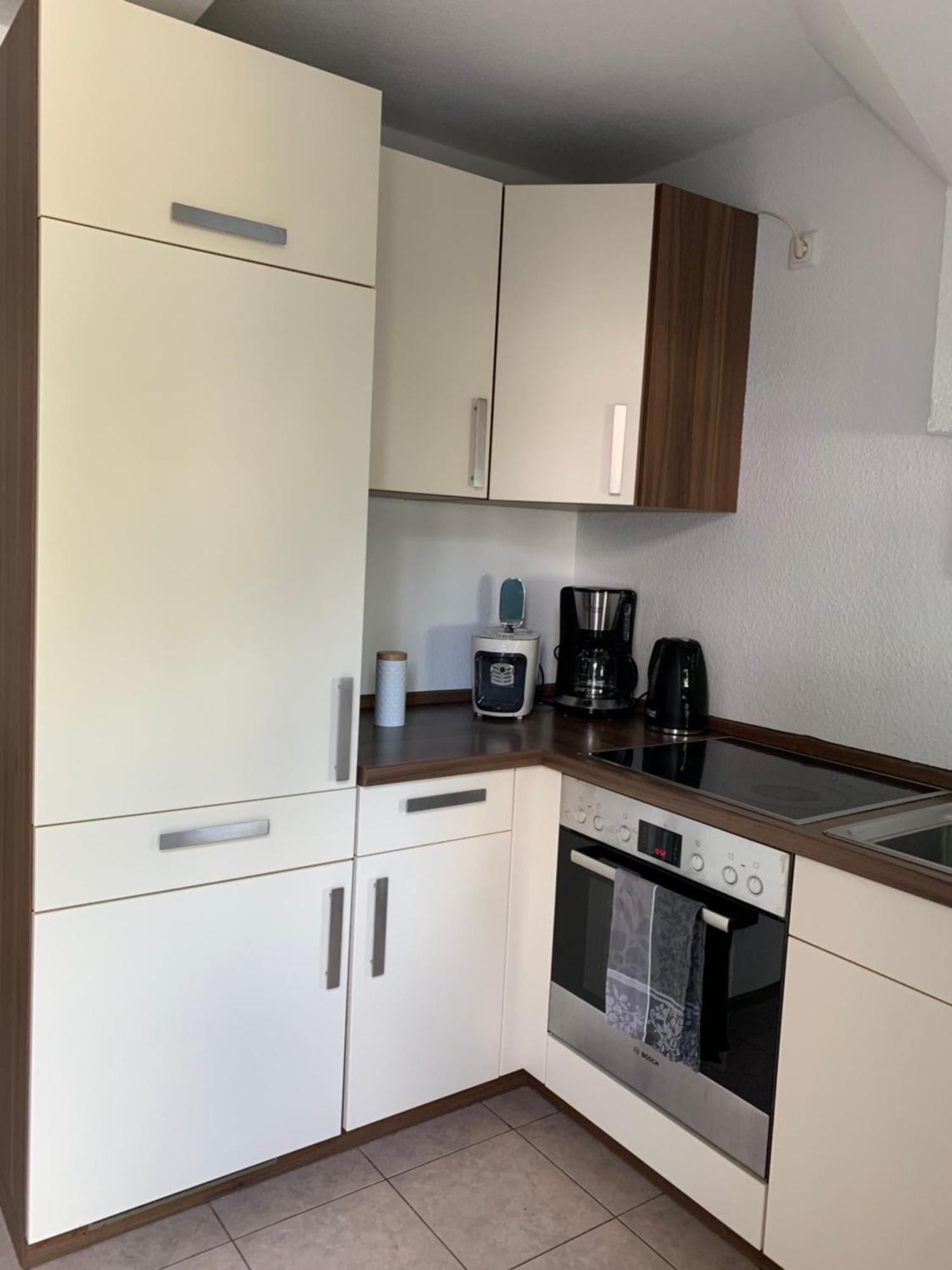 City-Apartment Mit Parkplatz & Fahrradraum! Nur 300M Zum Stadthafen 슈베린 외부 사진