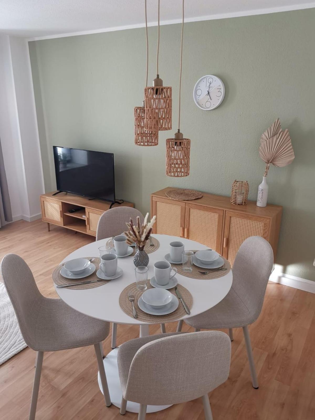 City-Apartment Mit Parkplatz & Fahrradraum! Nur 300M Zum Stadthafen 슈베린 외부 사진
