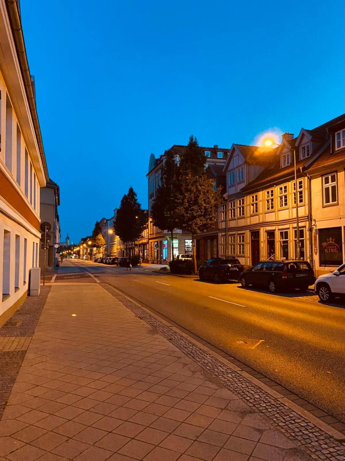 City-Apartment Mit Parkplatz & Fahrradraum! Nur 300M Zum Stadthafen 슈베린 외부 사진