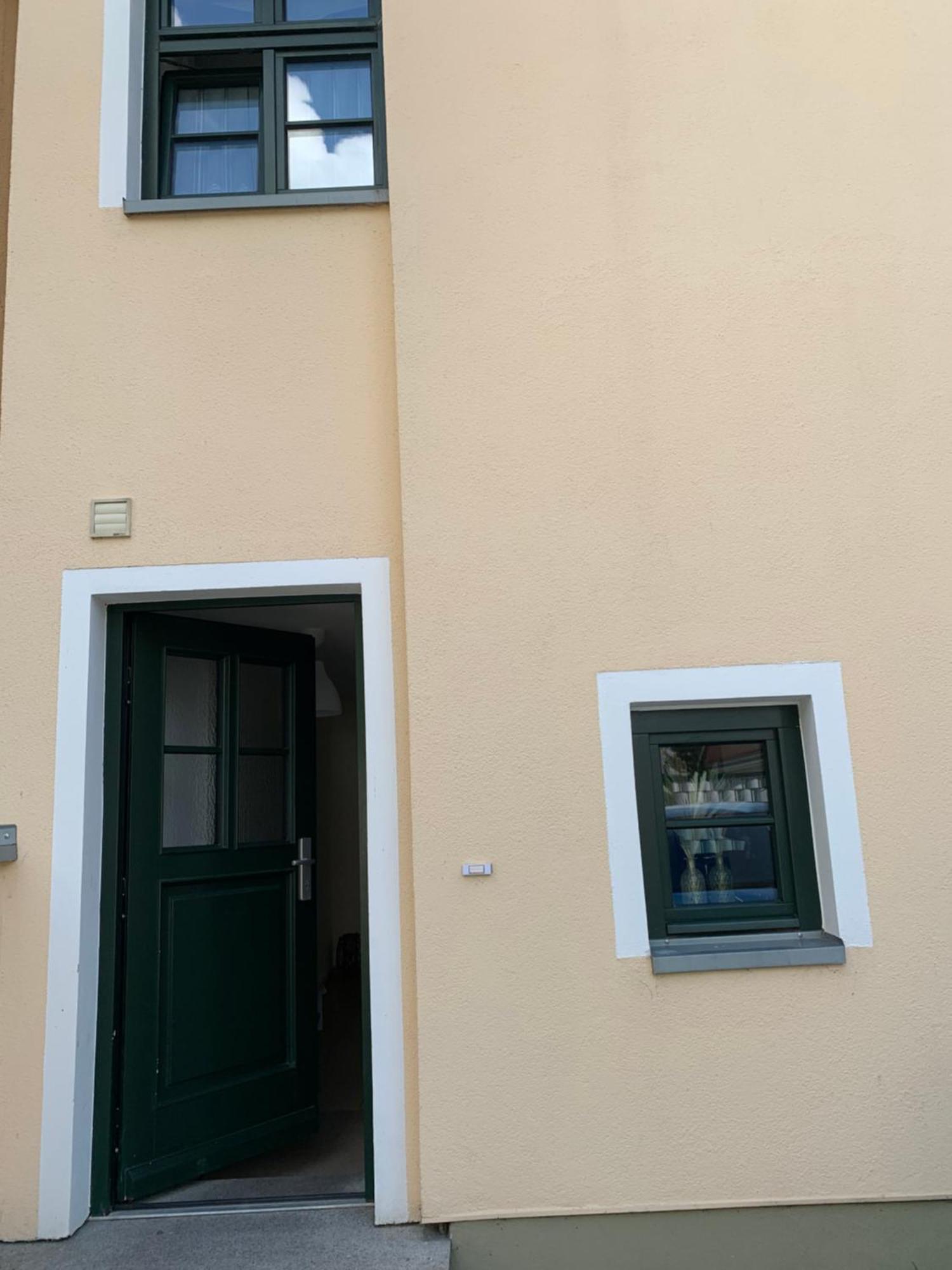 City-Apartment Mit Parkplatz & Fahrradraum! Nur 300M Zum Stadthafen 슈베린 외부 사진