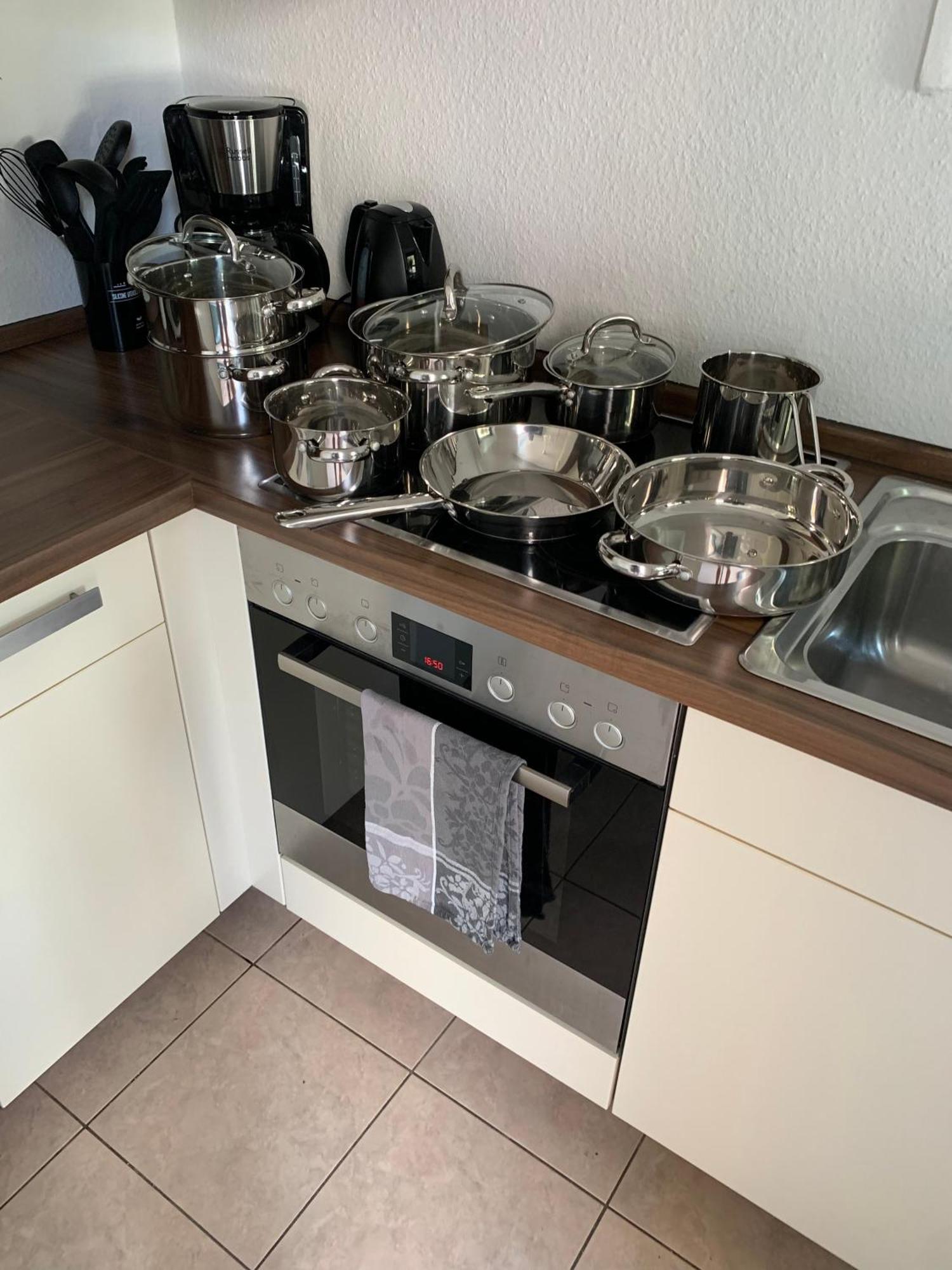 City-Apartment Mit Parkplatz & Fahrradraum! Nur 300M Zum Stadthafen 슈베린 외부 사진